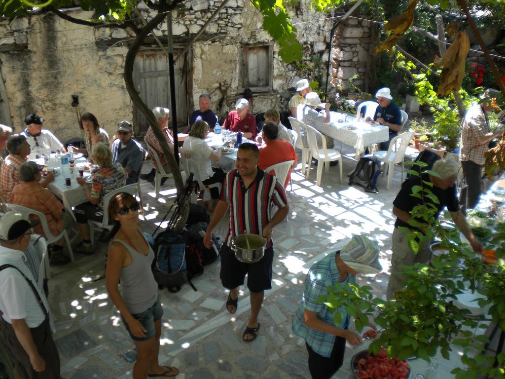 George House Bed and Breakfast Faralya Esterno foto
