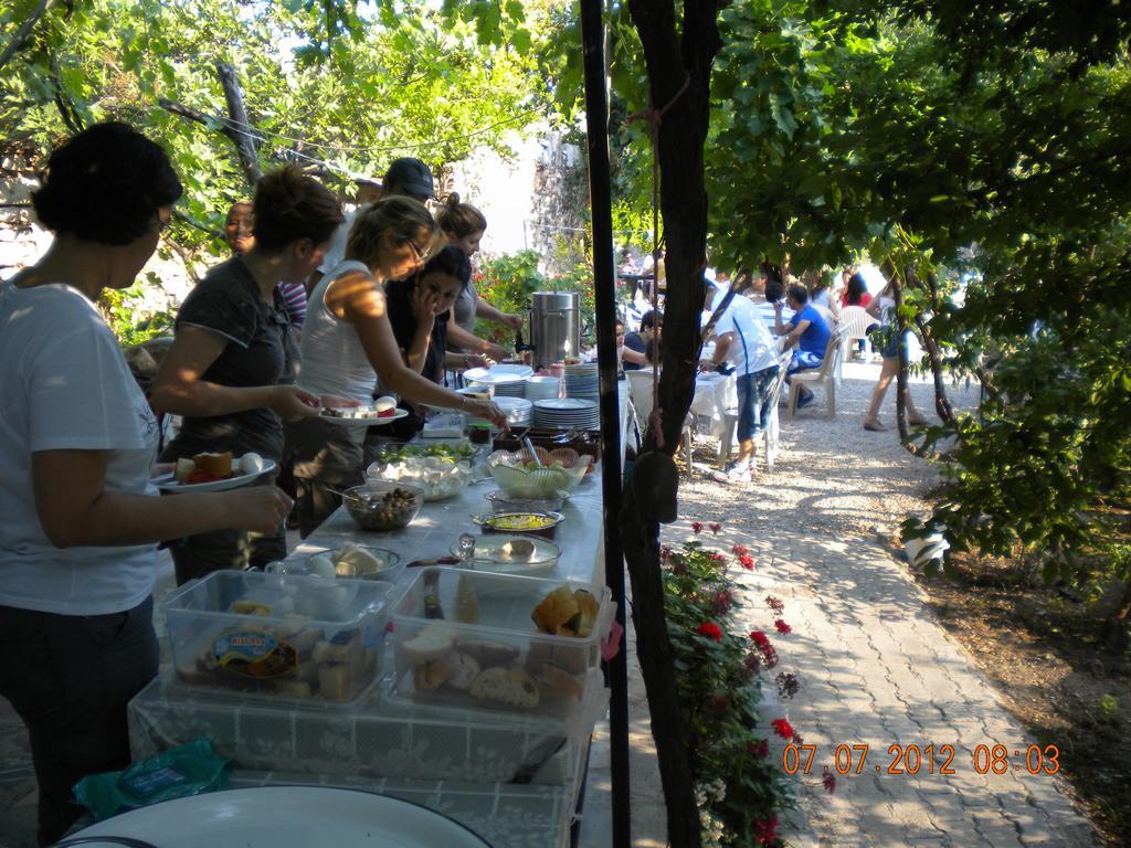 George House Bed and Breakfast Faralya Esterno foto