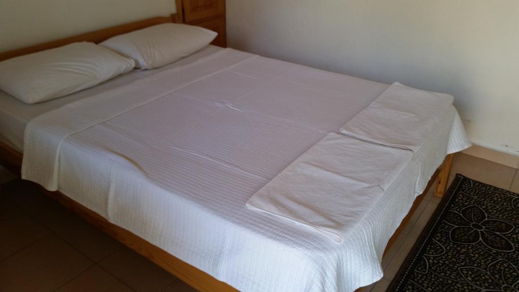 George House Bed and Breakfast Faralya Esterno foto