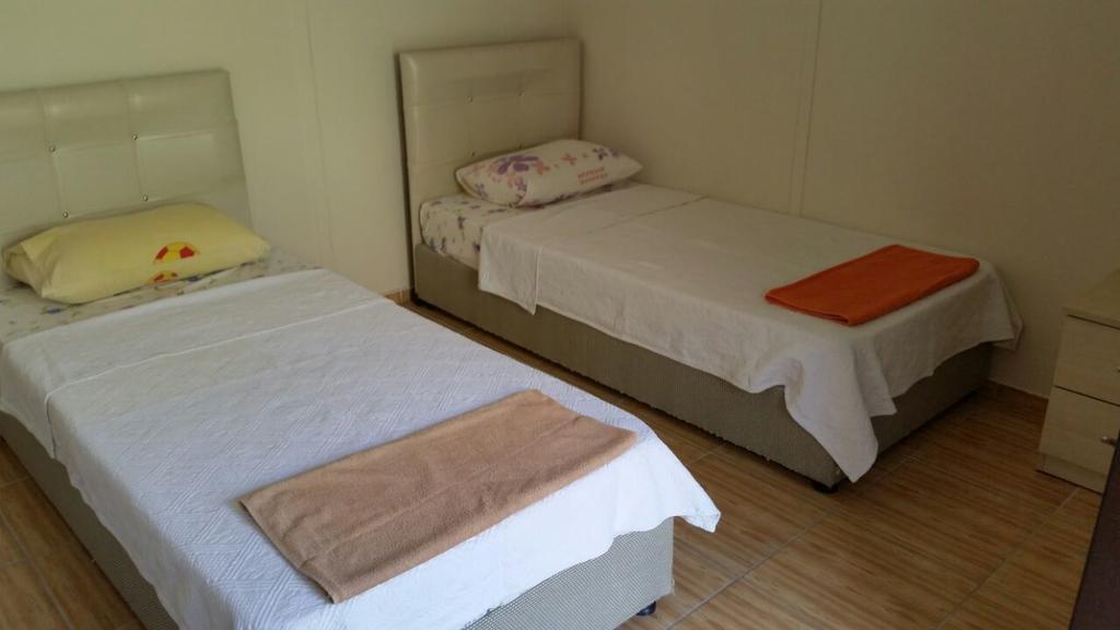 George House Bed and Breakfast Faralya Esterno foto