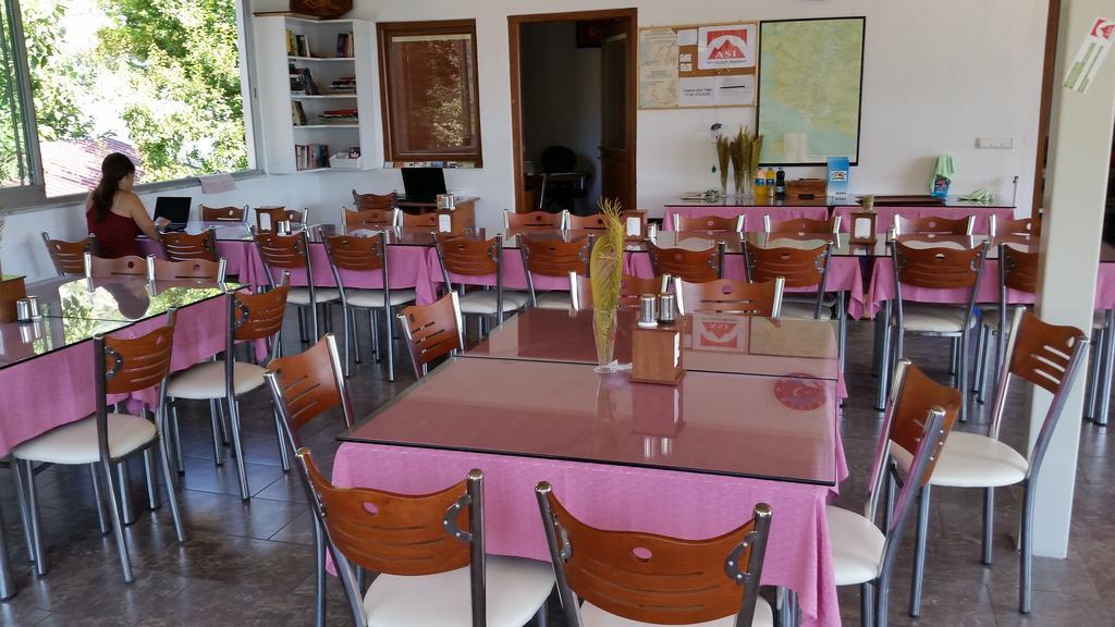 George House Bed and Breakfast Faralya Esterno foto