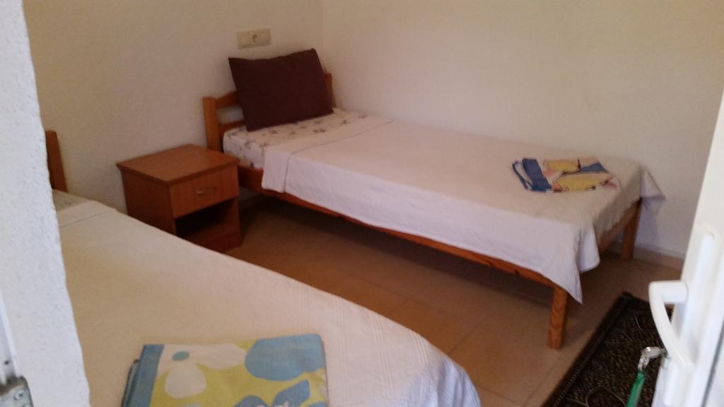 George House Bed and Breakfast Faralya Esterno foto