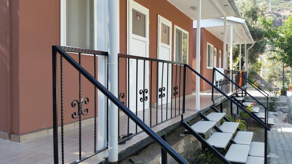 George House Bed and Breakfast Faralya Esterno foto