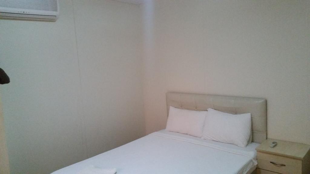 George House Bed and Breakfast Faralya Esterno foto